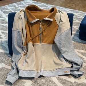 BKE Tan and Brown Pullover